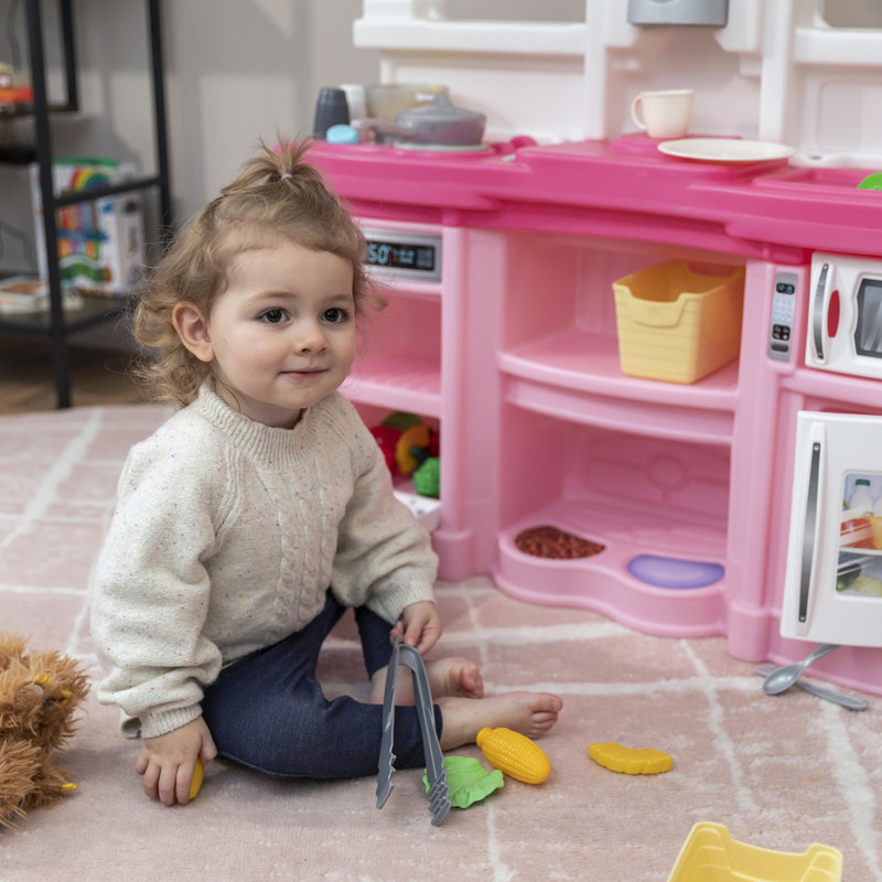 Fun with friends play kitchen sales
